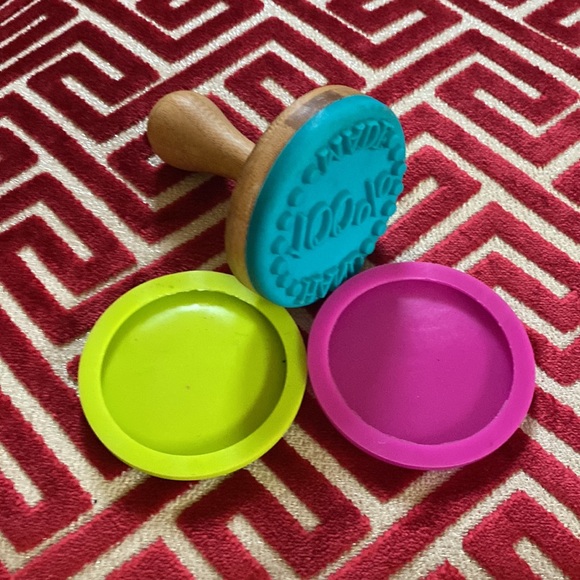 Core Kitchen 3 Cookie Stamps and Bamboo Handle - Picture 5 of 7